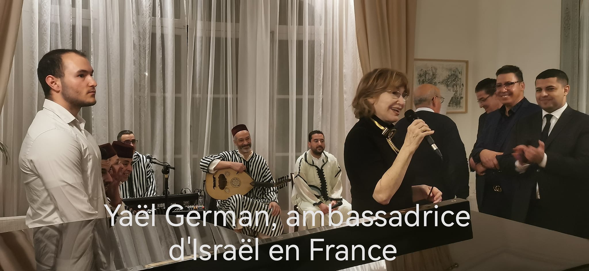 Mimouna chez l'ambassadrice d'Israël en France, avec l'orchestre marocain Attarab al-Assil, 24 avril 2022 ©Association France-Israel