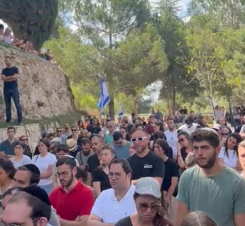 VIDEO / enterrement du jeune franco-israélien, Eli Ghnassia